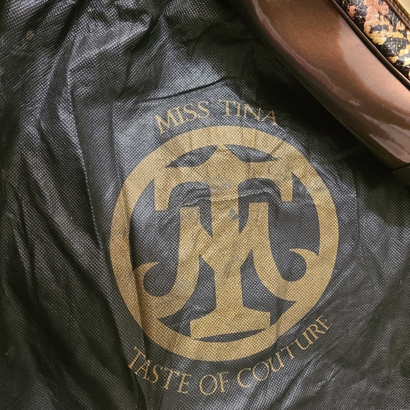 Purse - Picture 2 of 9